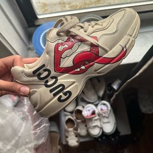 AUTHENTIC GUCCI SNEAKERS